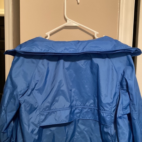 Women’s Columbia Rain Jacket - Picture 3 of 4